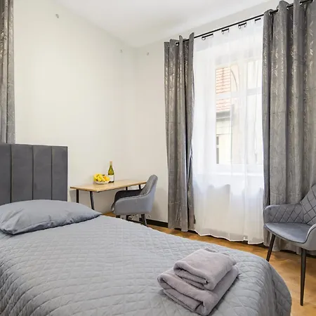 Koscielna 4 Apartments - 100M Od Rynku アパート リブニク